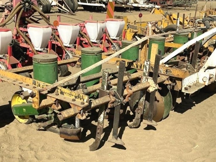 custom-3-pt-6-row-30"-jd-71-planter-bar-image-1