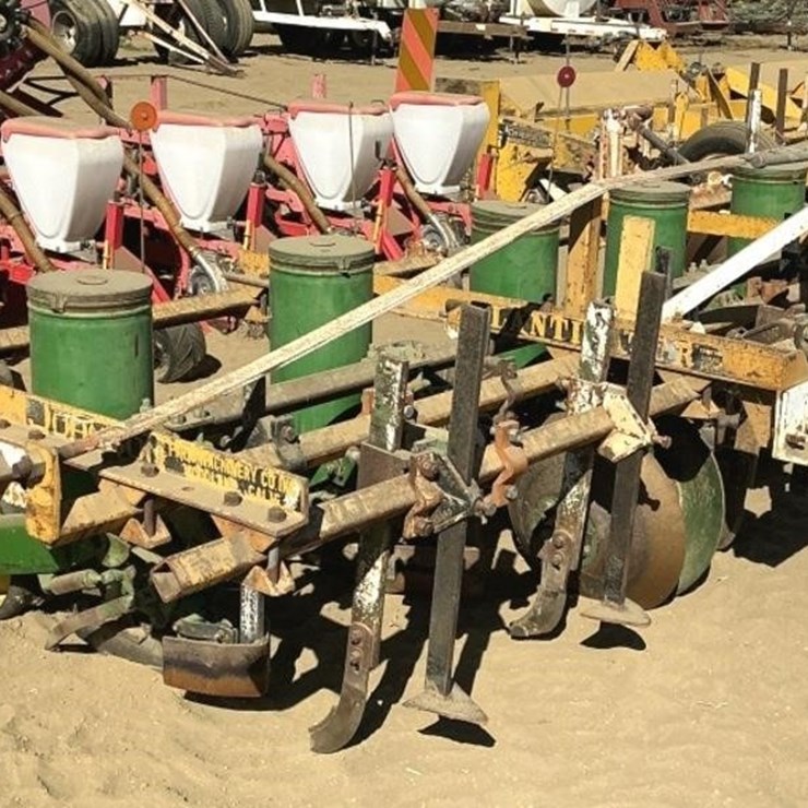 Custom 3-Pt 6-Row 30" JD-71 Planter Bar