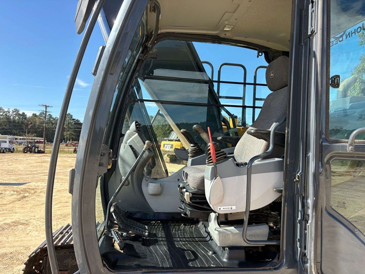 2022-john-deere-200g-excavator-(2,224-hours)-image-10