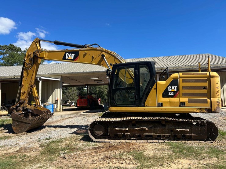 2018-caterpillar-323-excavator-(4,960-hours)-image-1