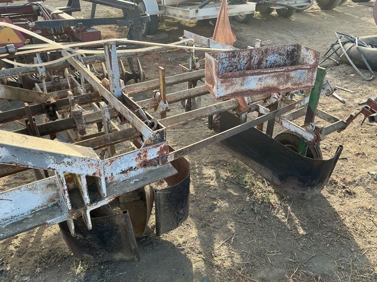 custom-3-pt-3-row-60"-cultivator-image-8
