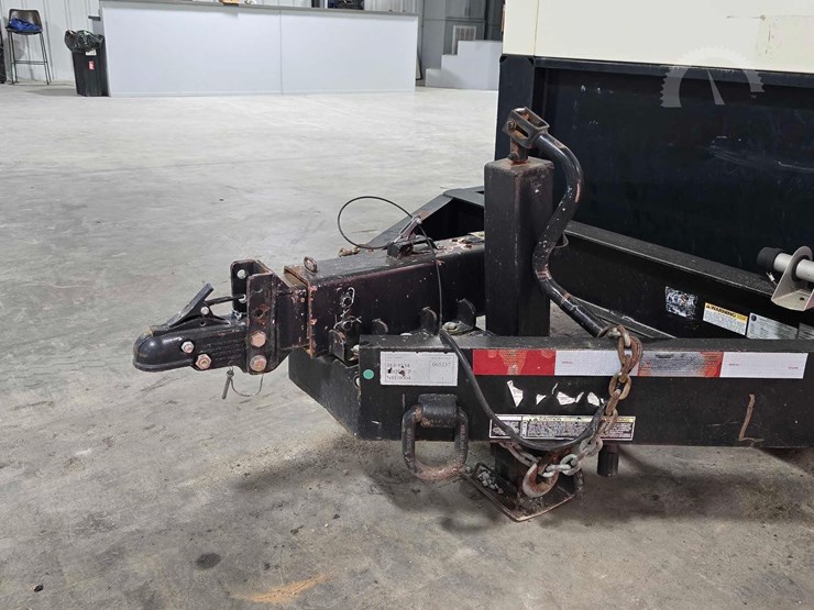 2013-caterpillar-xq200-2-image-17