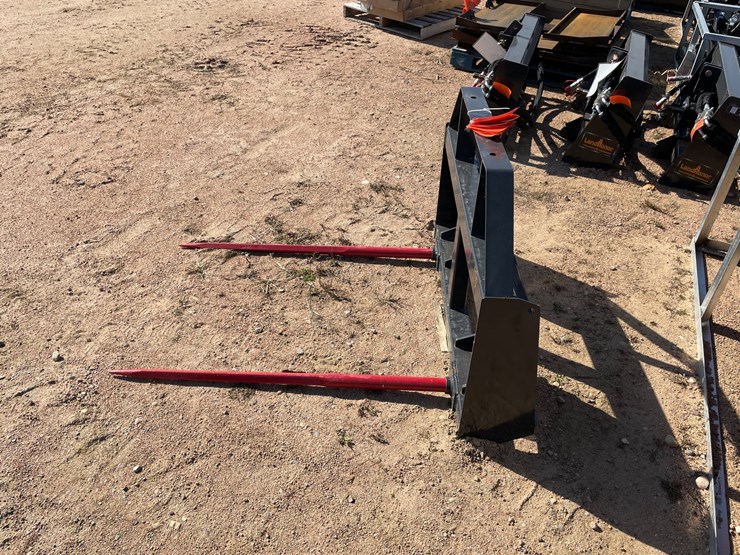 #4109-•-landhonor-bale-spear-frame-attachment-image-3