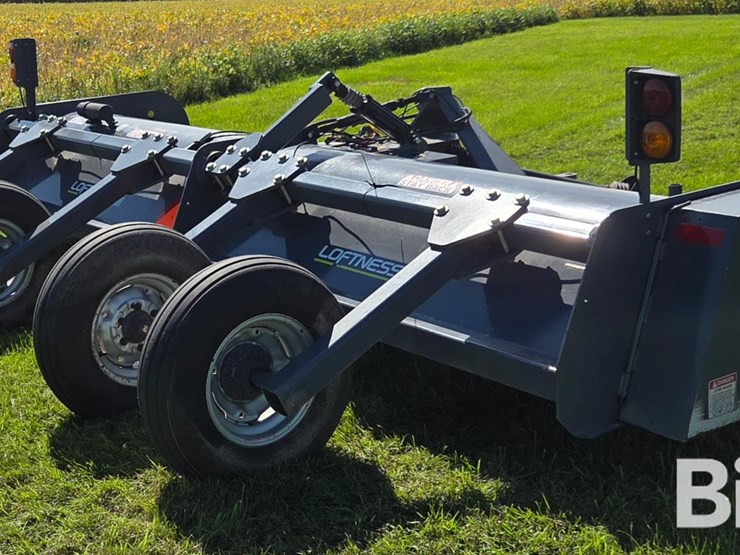 2013-loftness-180sh64p344-stalk-chopper-image-5