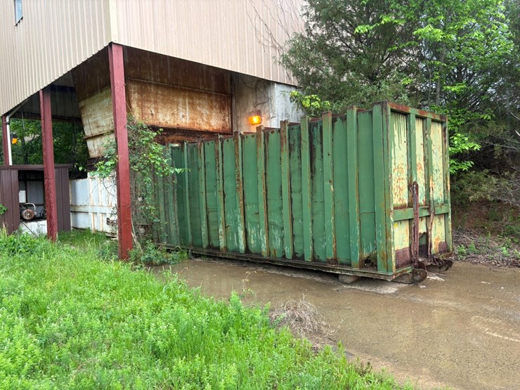 #42224-•-trash-compactor-image-1