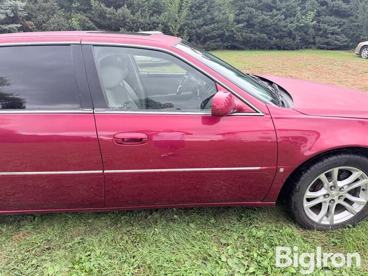 2008-cadillac-dts-performance-sedan-image-17