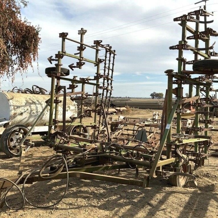 GLENCOE 32' Fold-Up Field Cultivator