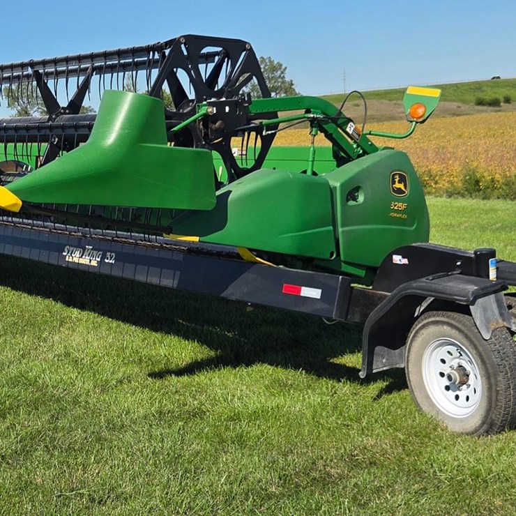 2006 John Deere 625F Platform