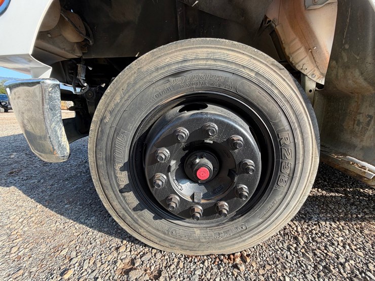 #4552-•-ford-f-650-flatbed-truck-image-49