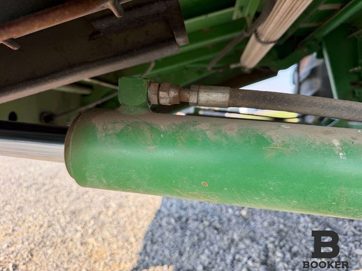 2012-john-deere-s670-combine-image-21