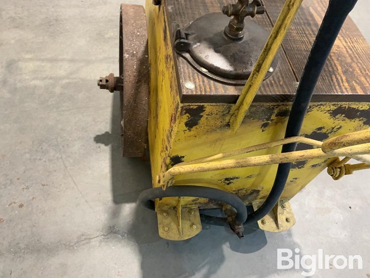 richfield-antique-portable-lube-cart-image-13