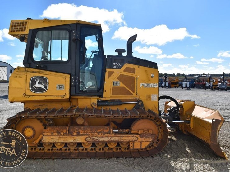 2021-deere-650k-image-8