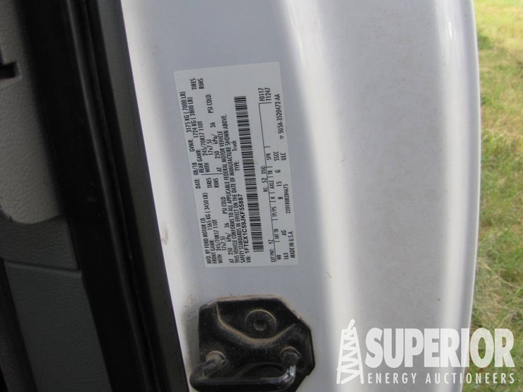 2019-ford-f-150-xl-extended-cab-pickup-image-8