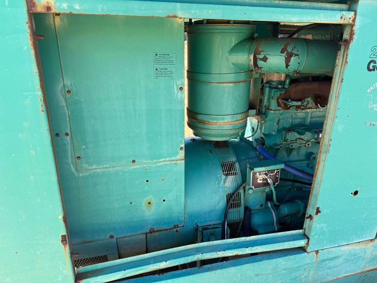 cummins-/-onan-250-kw-commercial-diesel-generator-(242-actual-hours)-image-6