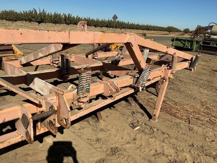 custom-24'-3-pt-vibra-shank-chisel-image-8