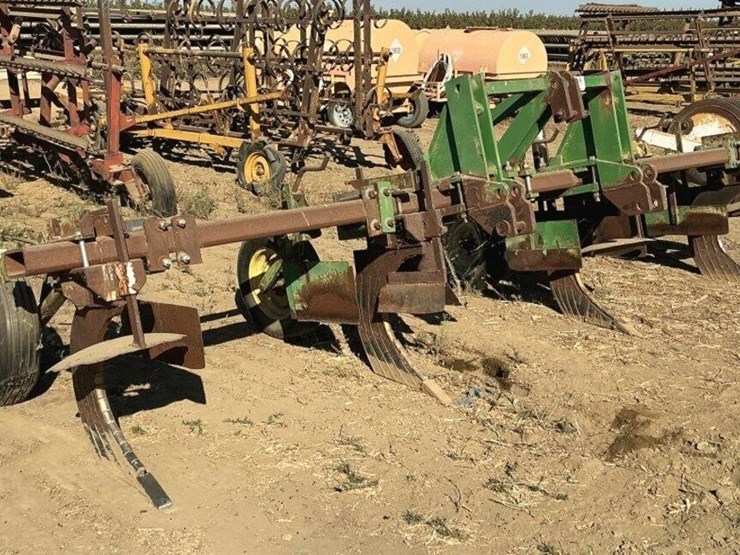 custom-3-pt-3-row-60"-bed-ripper-image-1