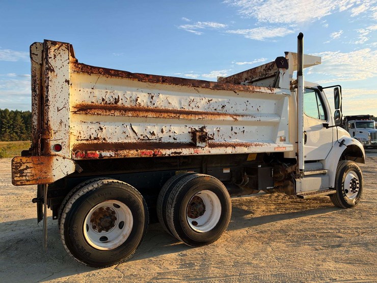 2012-freightliner-m2-tandem-axle-dump-truck-(96,351-actual-miles)-image-4