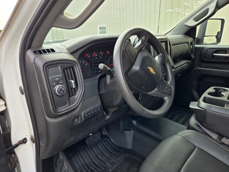 #6-•-2022-chevrolet-2500-service-truck-/-vin:-1gbowle71nf140105-/-68.050-image-27