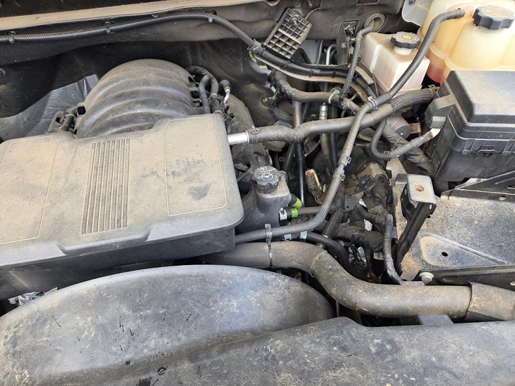 #6-•-2022-chevrolet-2500-service-truck-/-vin:-1gbowle71nf140105-/-68.050-image-35