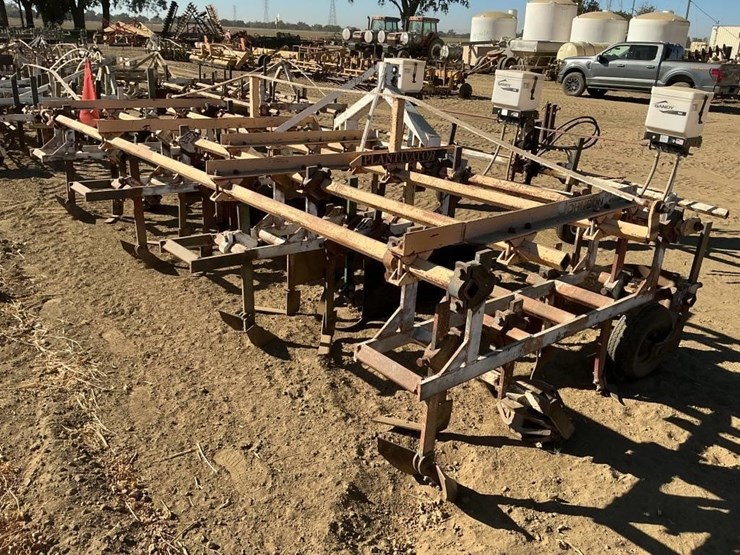 johnson-3-pt-3-row-60"-cultivator-image-4