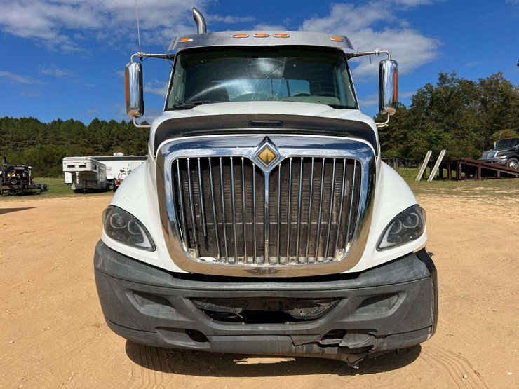 2016-international-prostar+-122-tandem-axle-day-cab-truck-tractor-–-cummins-isx15-diesel-(530,432-mi-image-5