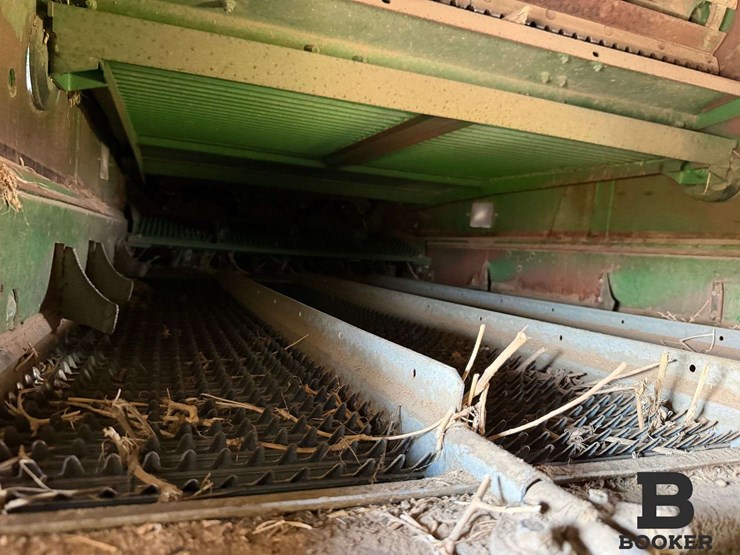 2012-john-deere-s670-combine-image-68