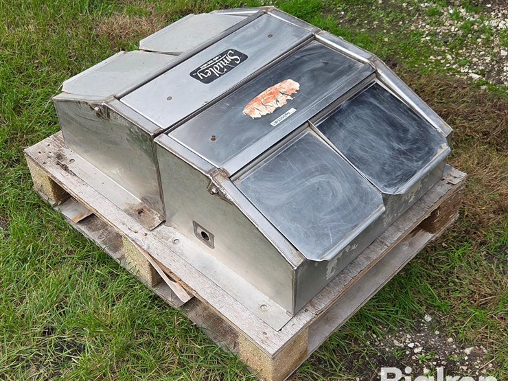 smidley-hog-bar-hog-waterer-image-3