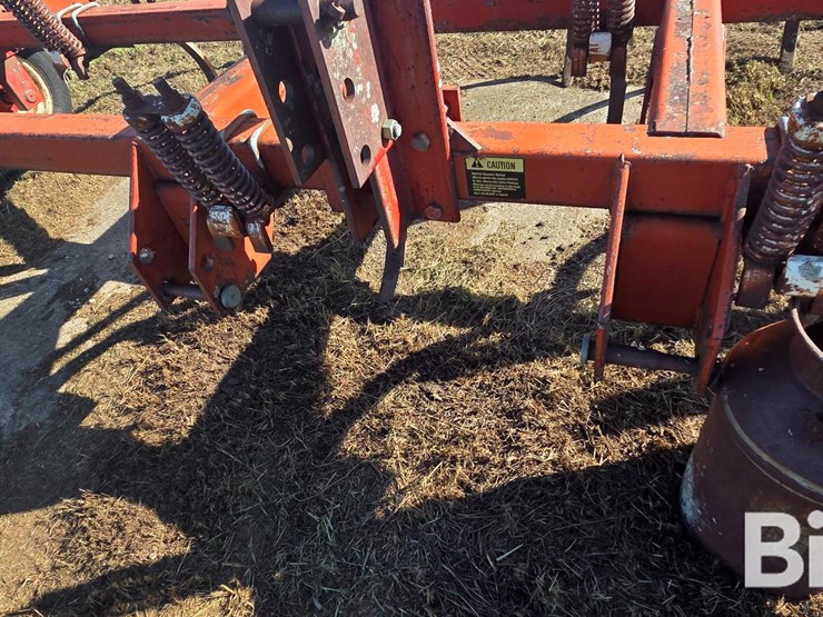international-55-chisel-plow-image-9