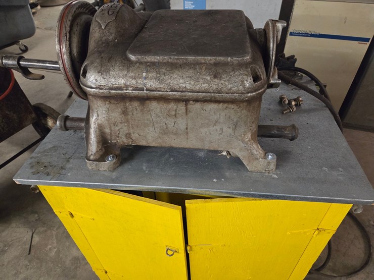 #33-•-rigid-400a-pipe-threader-image-3
