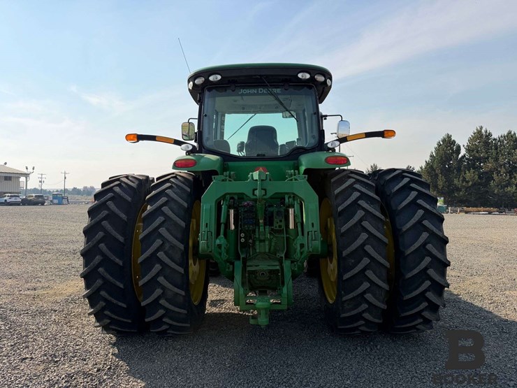 2011-john-deere-8335r-tractor-image-4