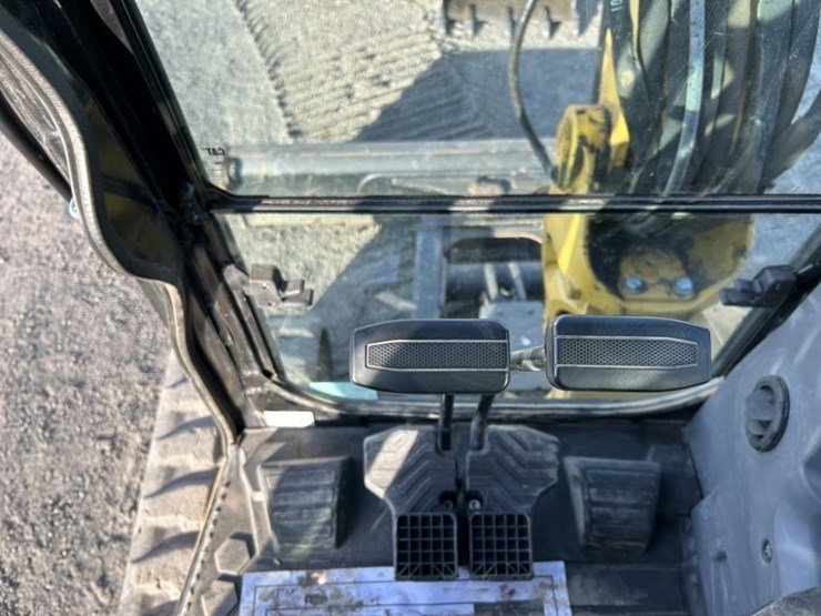 2023-caterpillar-305cr-mini-hydraulic-excavator-image-17