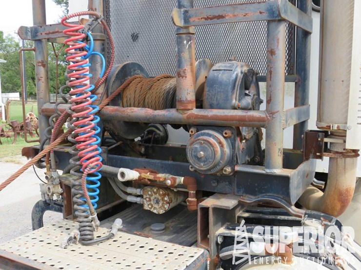 2007-freightliner-columbia-t/a-winch/vac-truck-w/60"-sleeper-cab-image-5