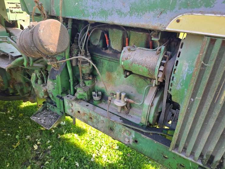 john-deere-3010-image-16