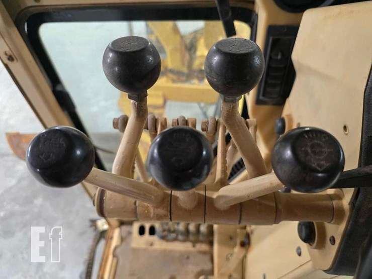 2003-caterpillar-12h-image-18