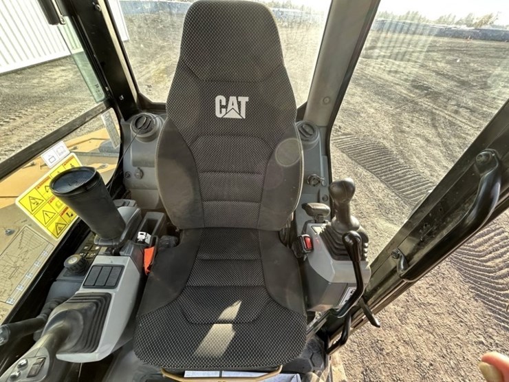 2023-caterpillar-305cr-mini-hydraulic-excavator-image-15