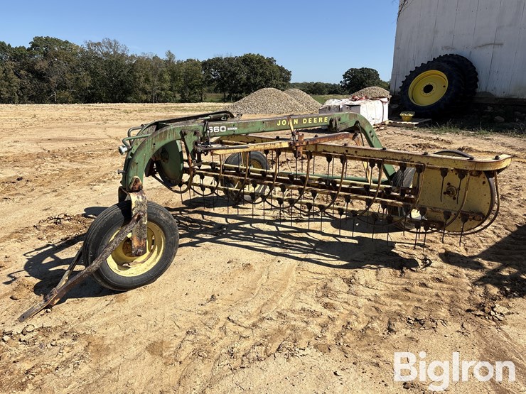 john-deere-660-rake-image-1