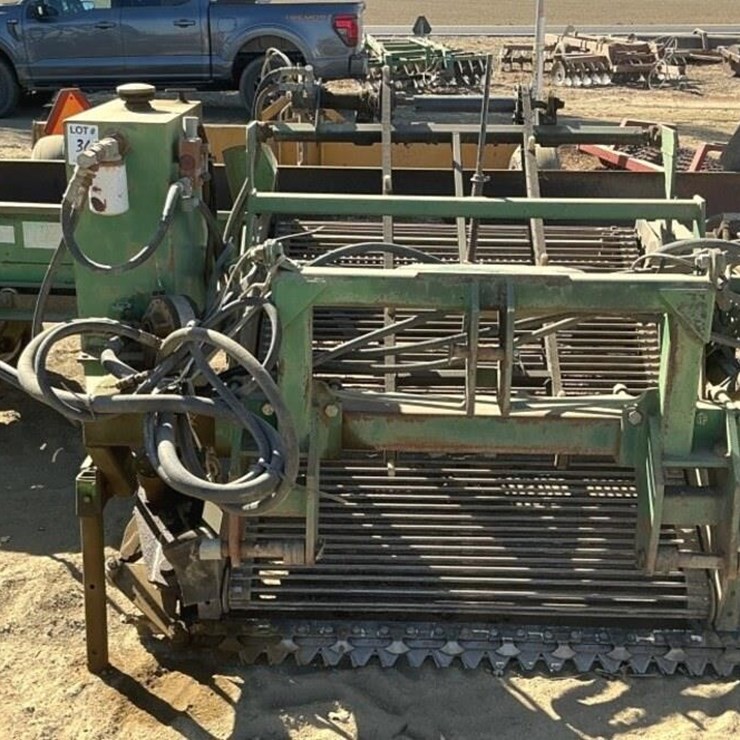 PICKETT T-660 5' 3-Pt Hyd. Vine Diverter