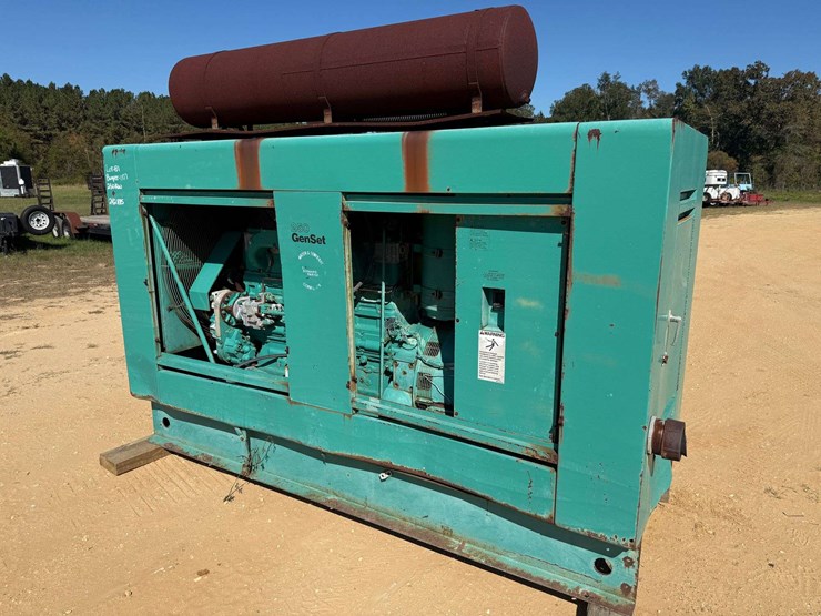 cummins-/-onan-250-kw-commercial-diesel-generator-(242-actual-hours)-image-4