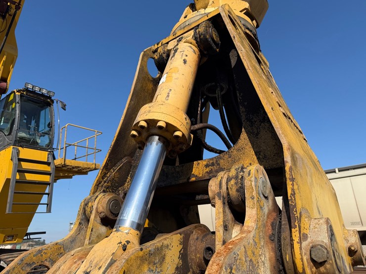 #4098-•-2015-john-deere-870g-lc-excavator-image-20