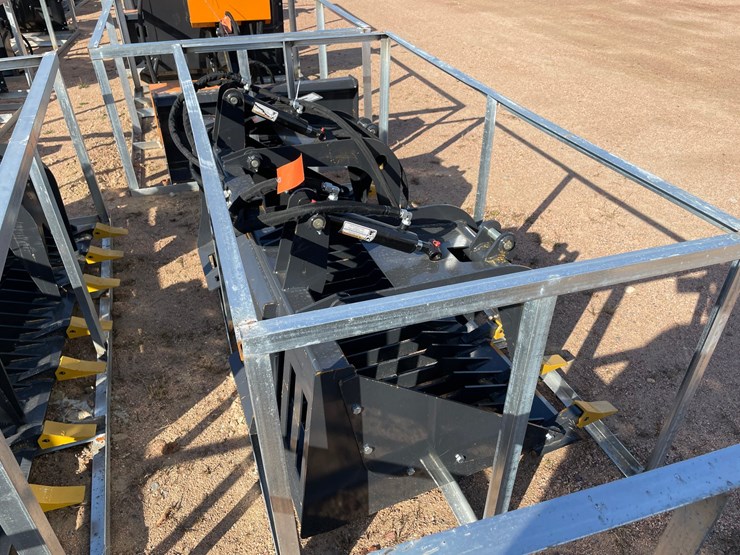 #4080-•-landhonor-72"-skeleton-hydraulic-grab-bucket-attachment-image-6