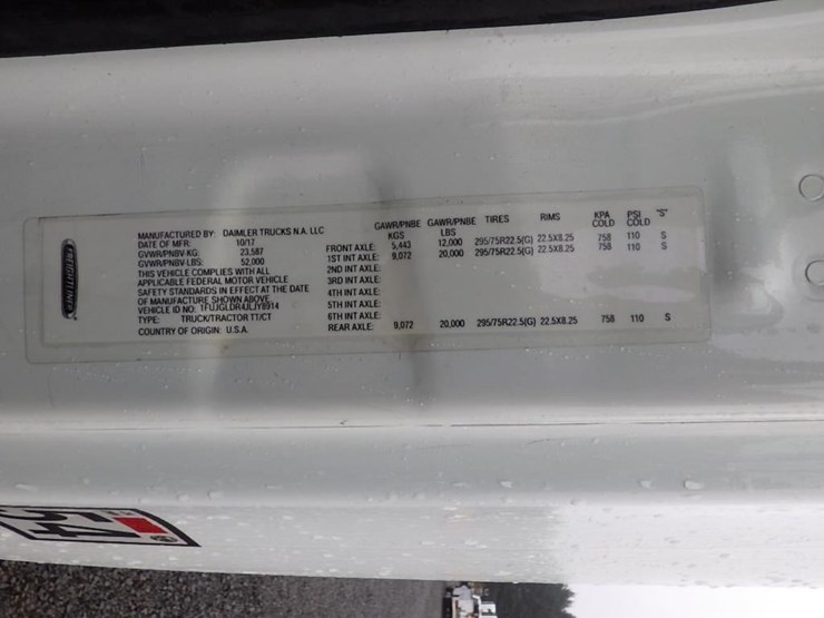 2018-freightliner-cascadia-3-axle-sleeper-truck-image-44