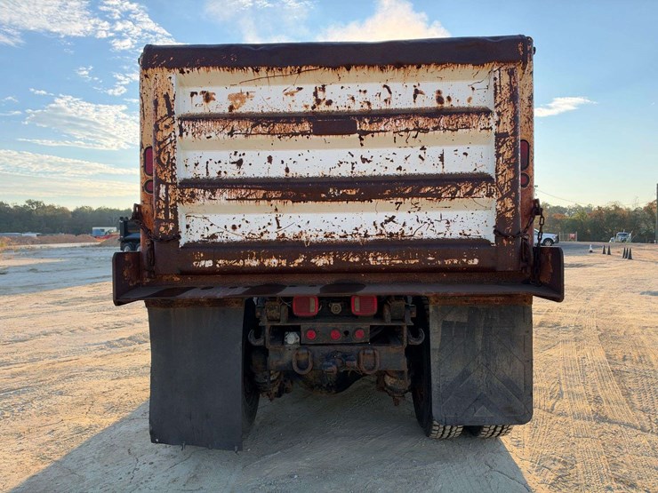 2012-freightliner-m2-tandem-axle-dump-truck-(96,351-actual-miles)-image-7