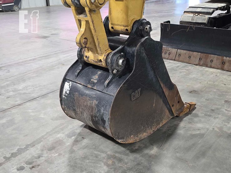 2023-caterpillar-307.5-image-11