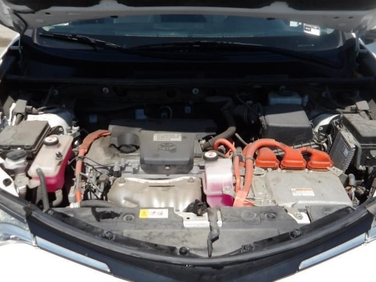 2017-toyota-rav4-xle-image-9