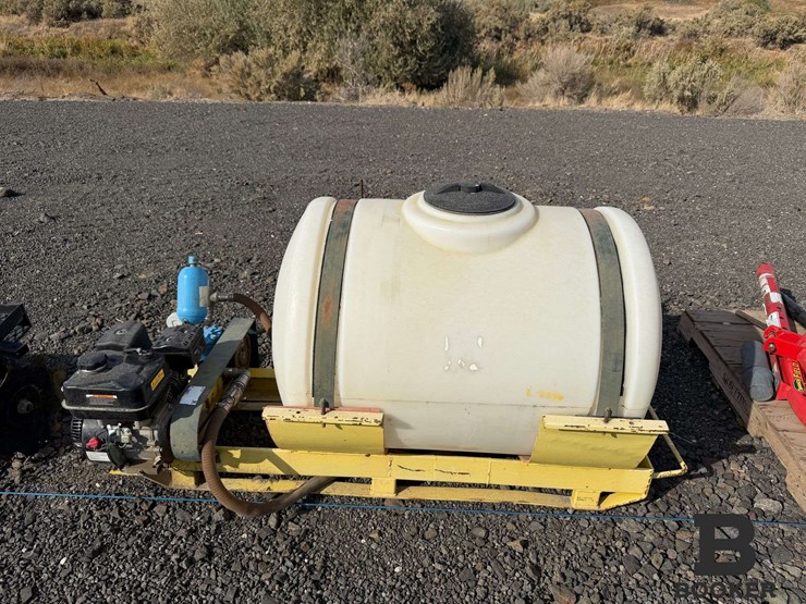 110-gallon-skid-sprayer-image-1