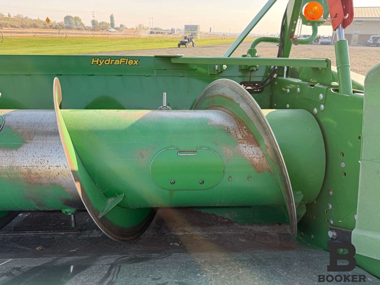 2021-john-deere-635f-header-image-20