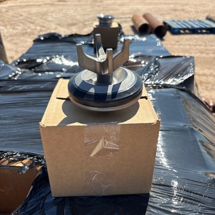 Pallet of approx. (200) 4” Unused valves for frac pumps