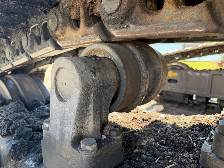 #4098-•-2015-john-deere-870g-lc-excavator-image-193