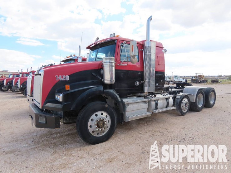 2012-western-star-4900-t/a-truck-tractor-w/pusher-axle-sleeper-image-1