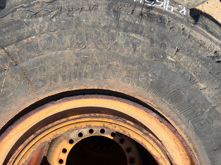 #41534-•-(2)-26.5r25-equipment-tires-image-3